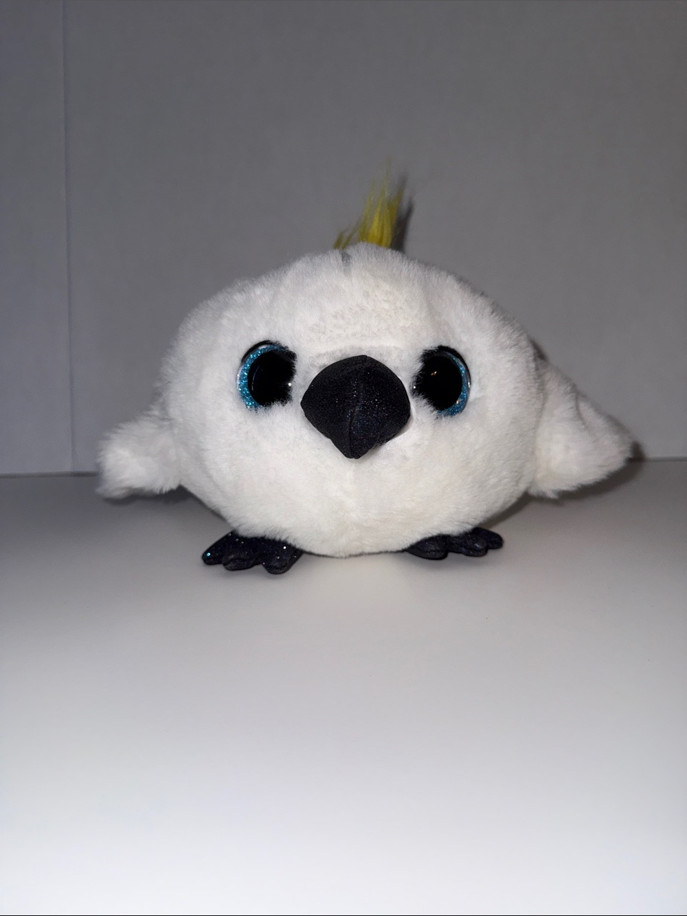 Zuru Pets Alive White Cackatoo Plush Bird Toy with Blue Eyes and Yellow Crest